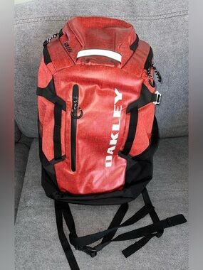 Oakley Men's Voyage 25 Backpack